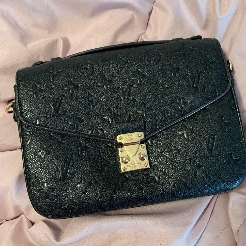 Leather crossbody bag